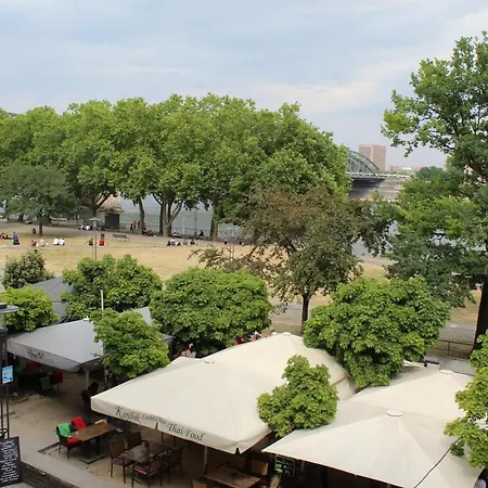 Am Rheingarten * كولونيا